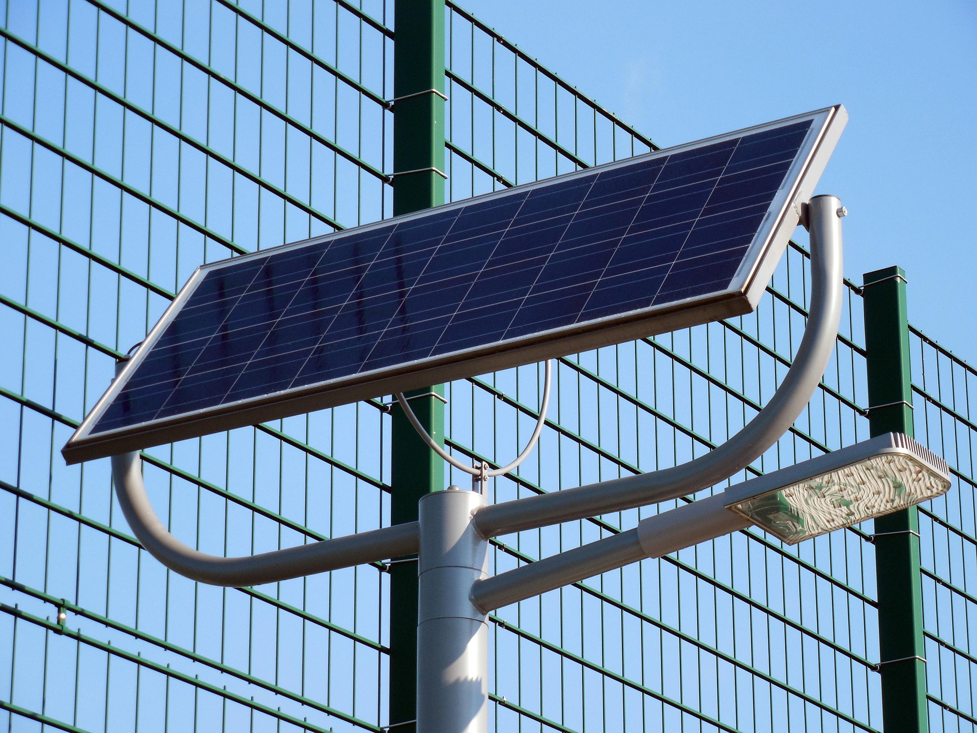 Photovoltaïque : la fin des tarifs de rachat généreux, ce que ça change